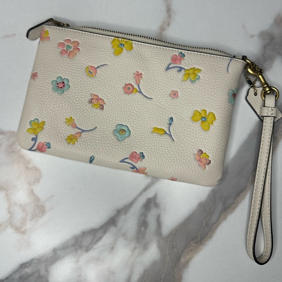 BNIB Coach Floral Pebble Leather Glitter Limited Edition Wristlet - Picture 5 of 6